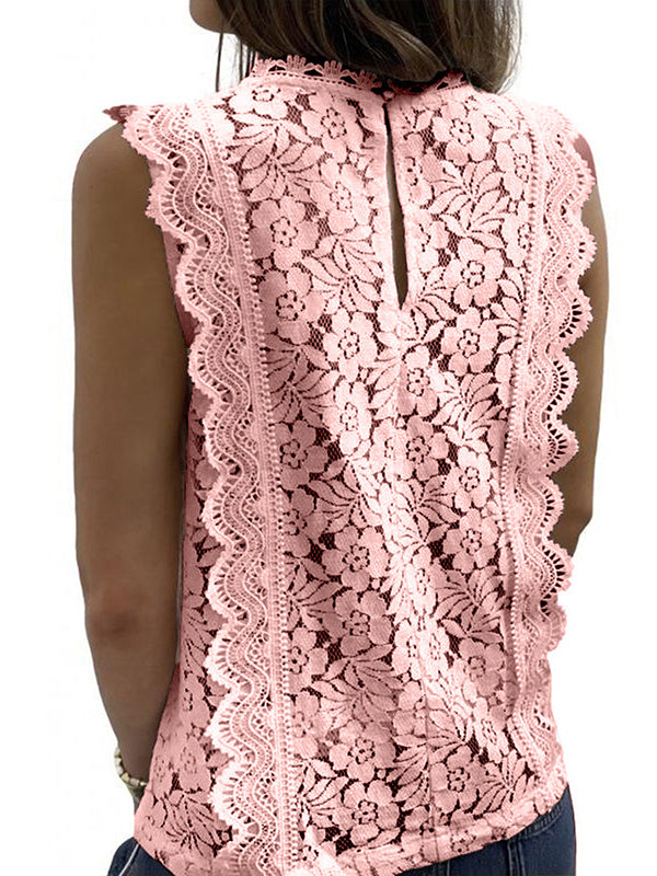Well Tailored Top with a Graceful Silhouette