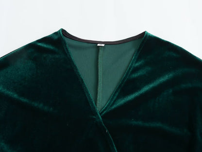 Polished Dress with an Effortless Classic Look