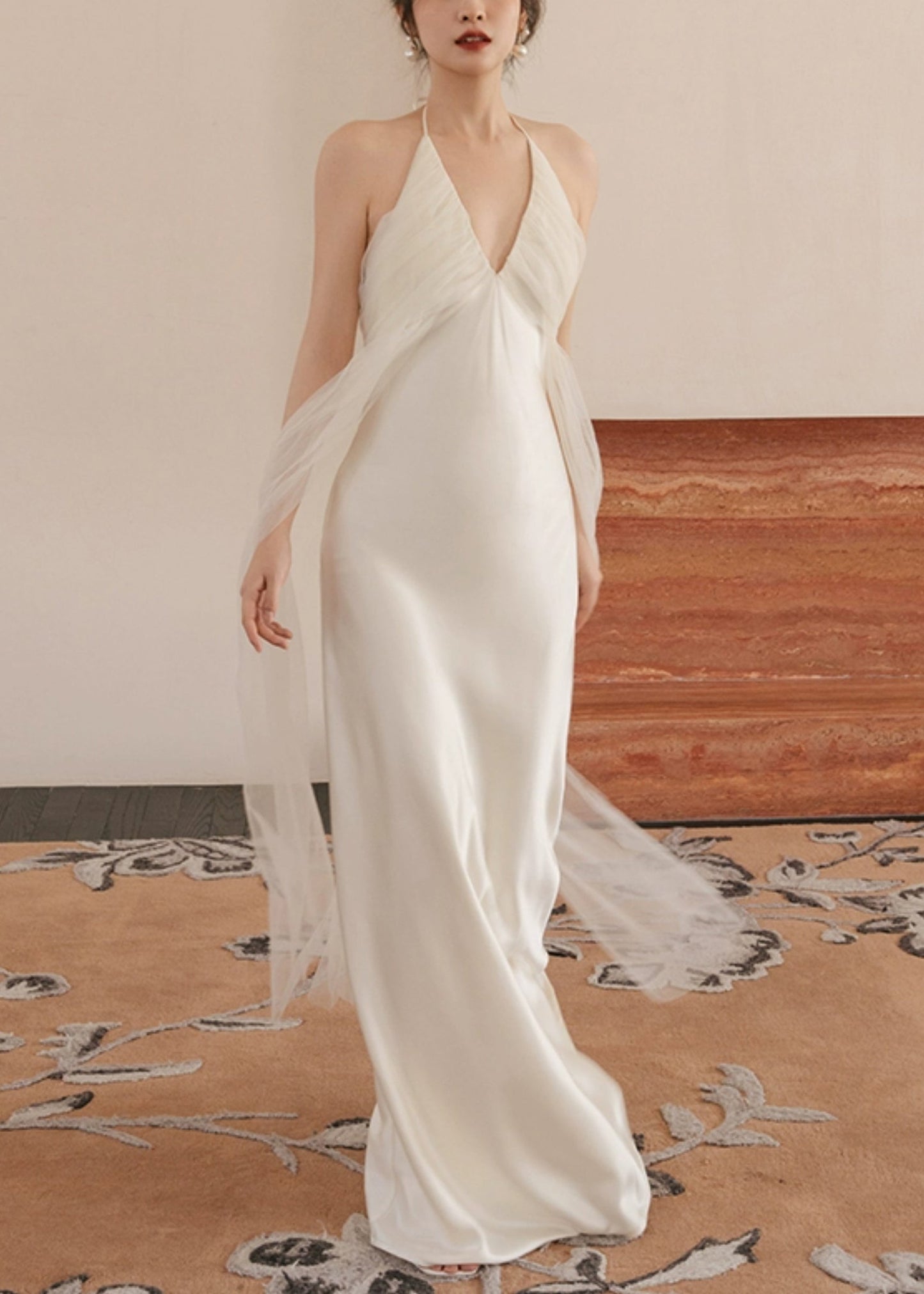 Beautifully Crafted Dress in a Classic Style