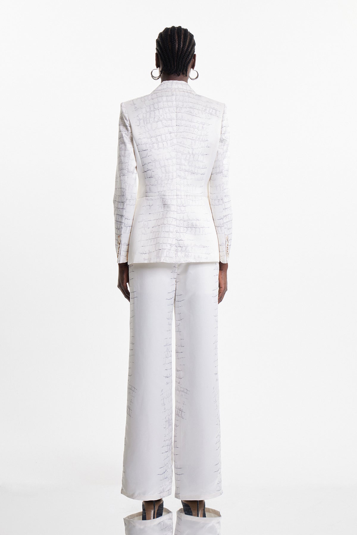 Elegantly Styled Pants for Everyday Wear