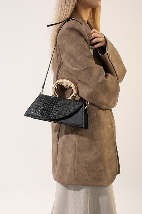 Sophisticated Bag with a Clean Classic Look