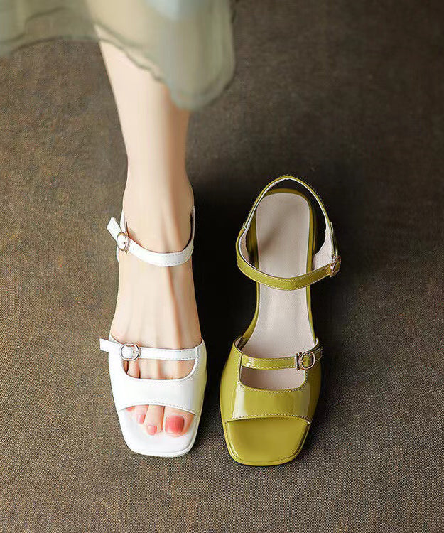 Effortlessly Elegant Sandals with a Timeless Design