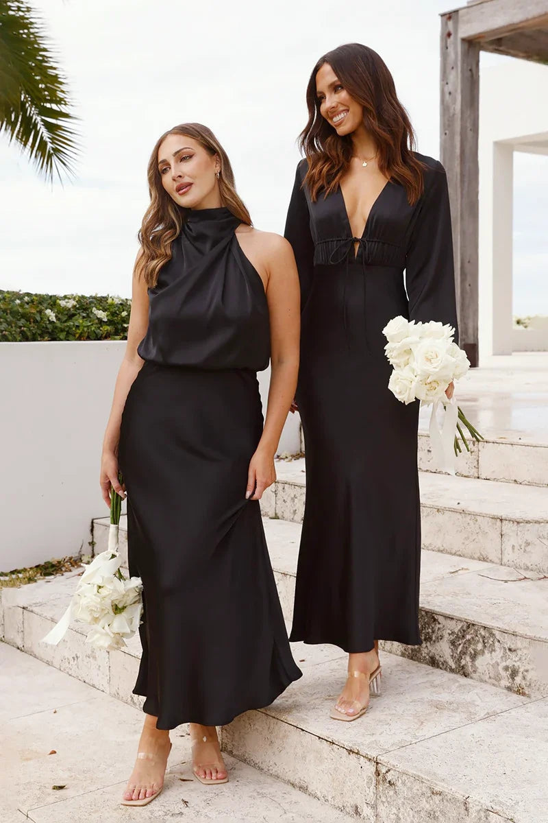 Beautifully Finished Dress in a Timeless Design