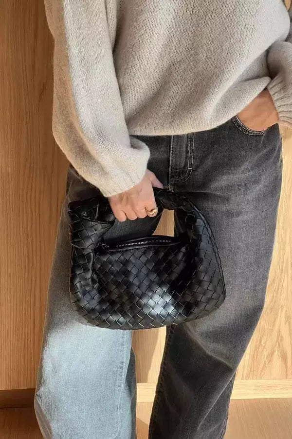 Polished Bag with an Effortless Classic Look