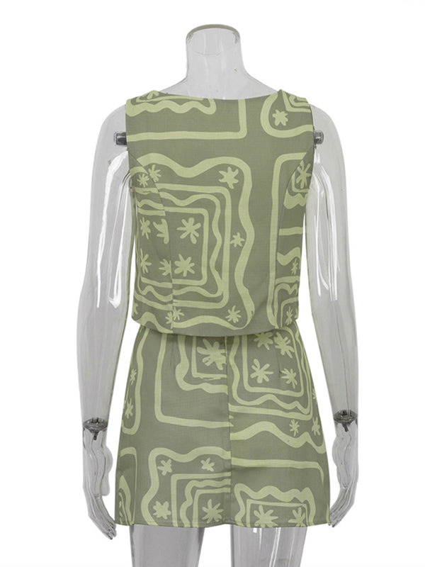 Well Tailored Top with a Graceful Silhouette