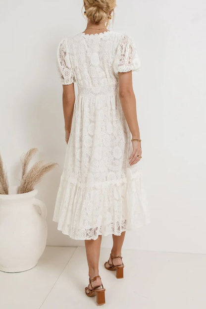 Well Tailored Dress with a Graceful Silhouette