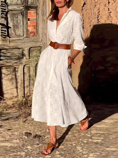 Effortlessly Elegant Dress with a Timeless Design