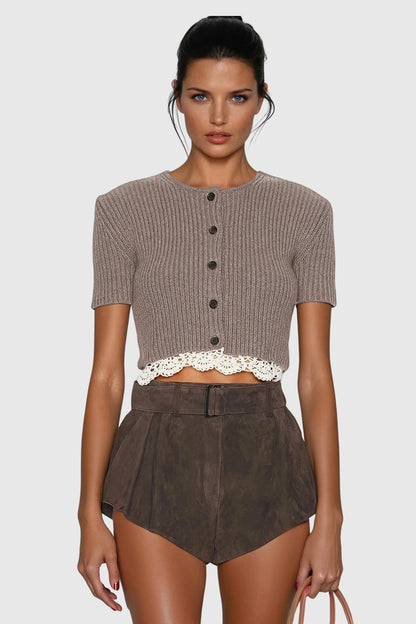 Beautifully Finished Top in a Timeless Design