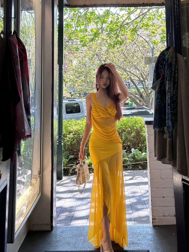 Effortlessly Elegant Dress with a Timeless Design