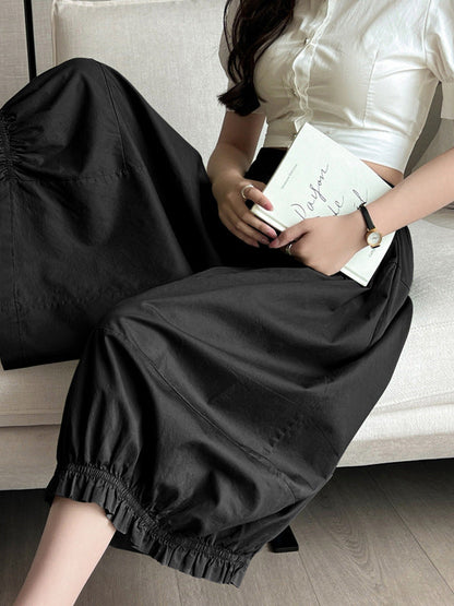 Sophisticated Trousers with a Clean Classic Look