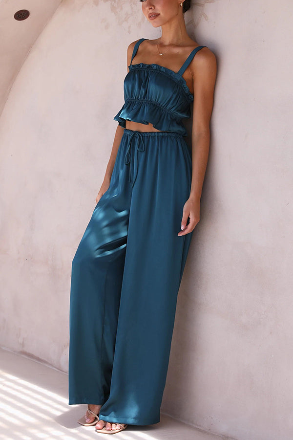 Well Tailored Top with a Graceful Silhouette