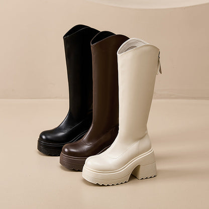 Effortlessly Elegant Boots with a Timeless Design