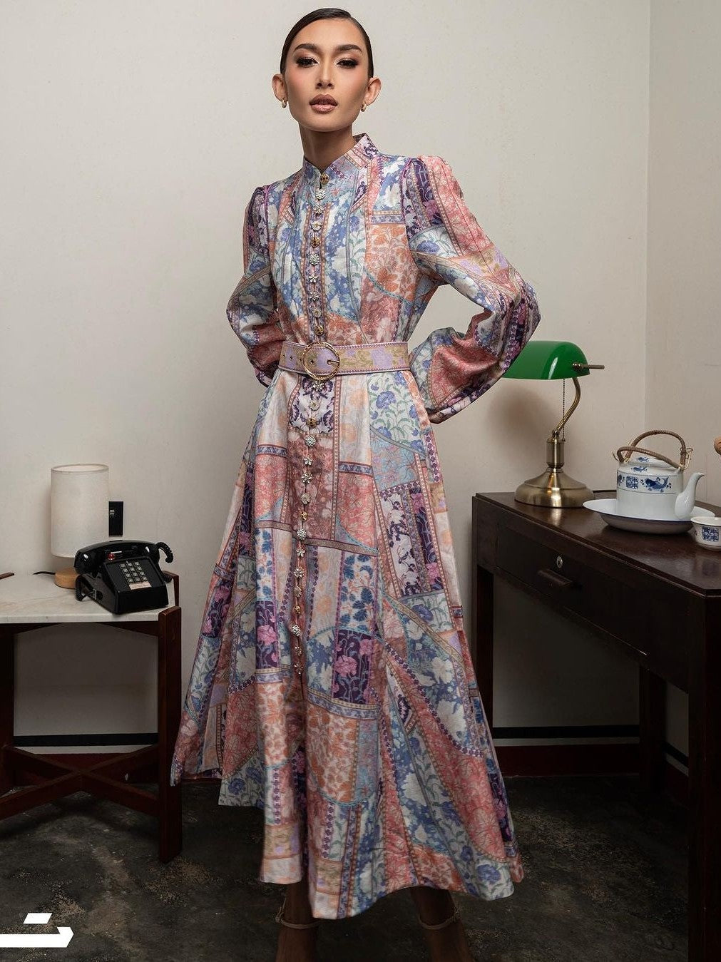 Effortlessly Elegant Dress with a Timeless Design