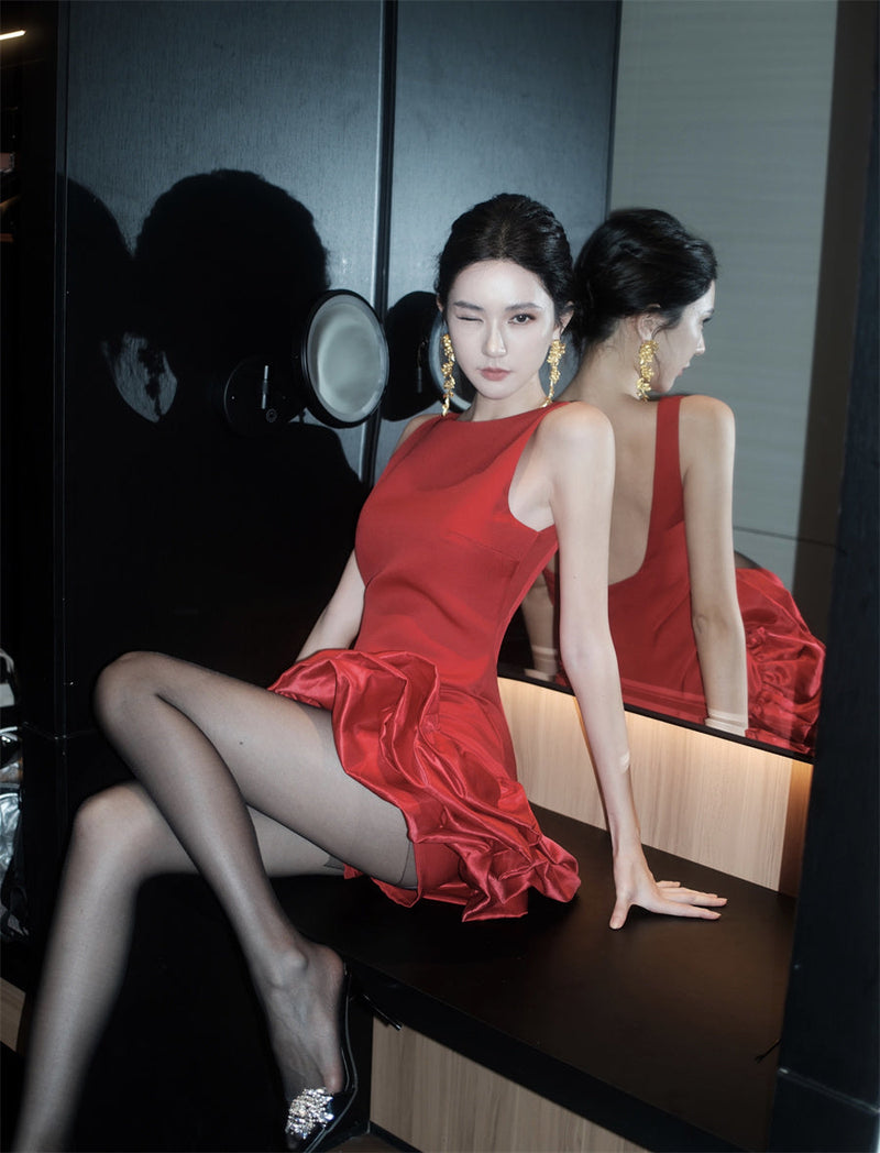 Gracefully Styled Dress for Any Occasion