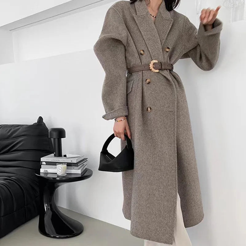 Elegantly Styled Coat for Everyday Wear