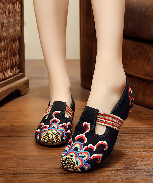 Classic Vintage Shoes with a Flattering Fit