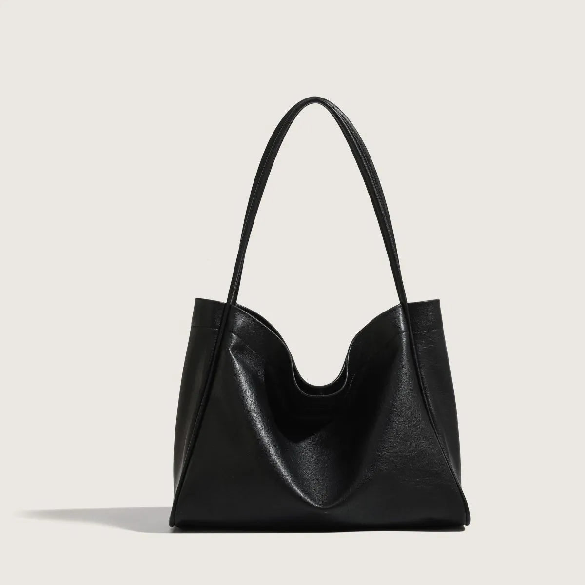 Beautifully Finished Bag in a Timeless Design