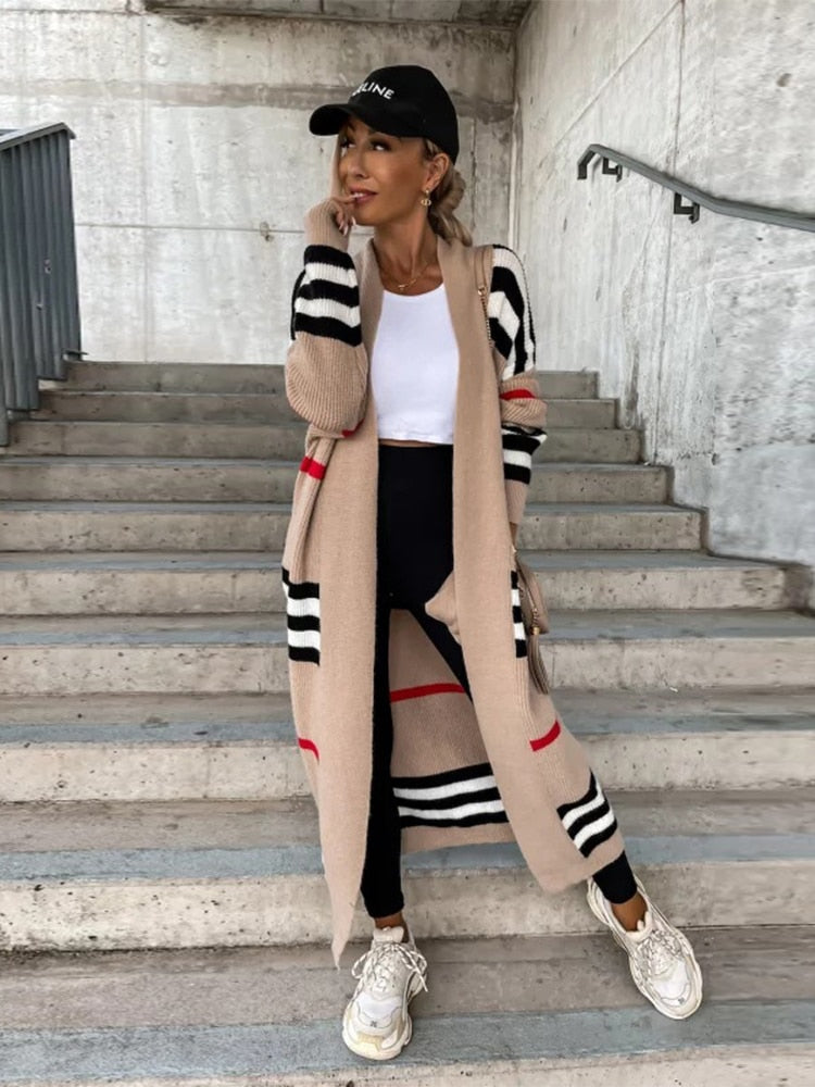Classic Vintage Cardigan with a Flattering Fit