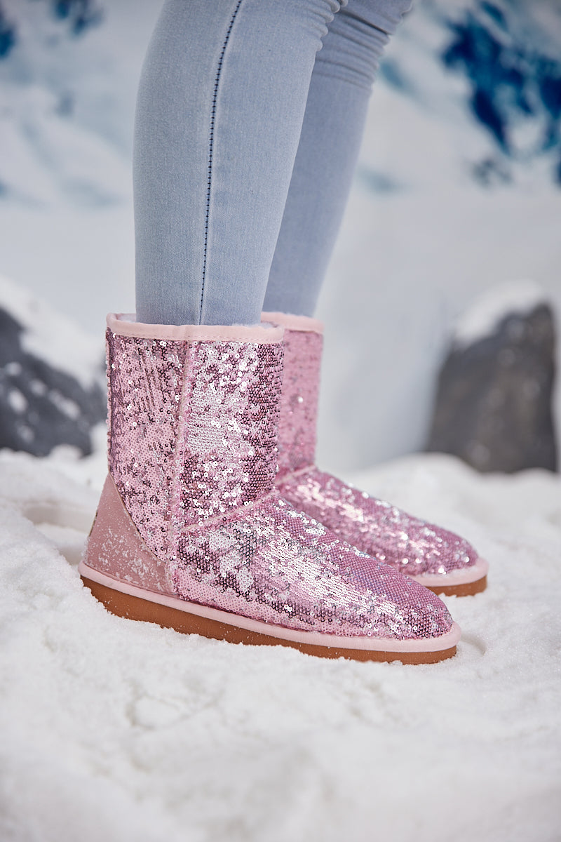 Beautifully Finished Boots in a Timeless Design
