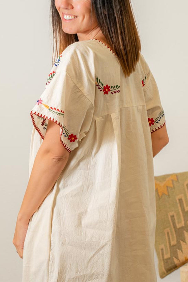 Classic Vintage Dress with a Flattering Fit