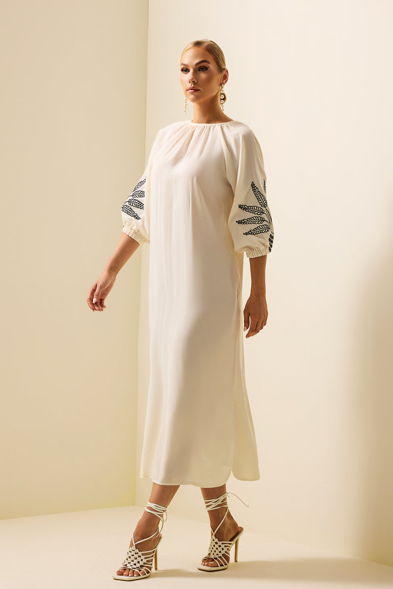 Beautifully Finished Dress in a Timeless Design