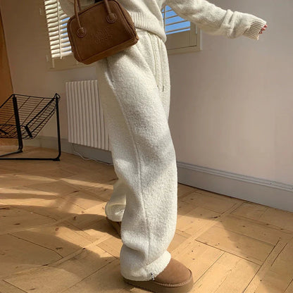 Elegantly Styled Pants for Everyday Wear