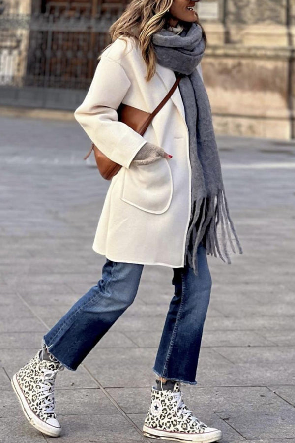 Well Tailored Jacket with a Graceful Silhouette