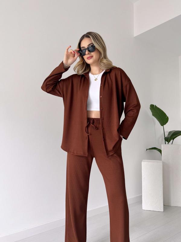 Gracefully Styled Pullover for Any Occasion