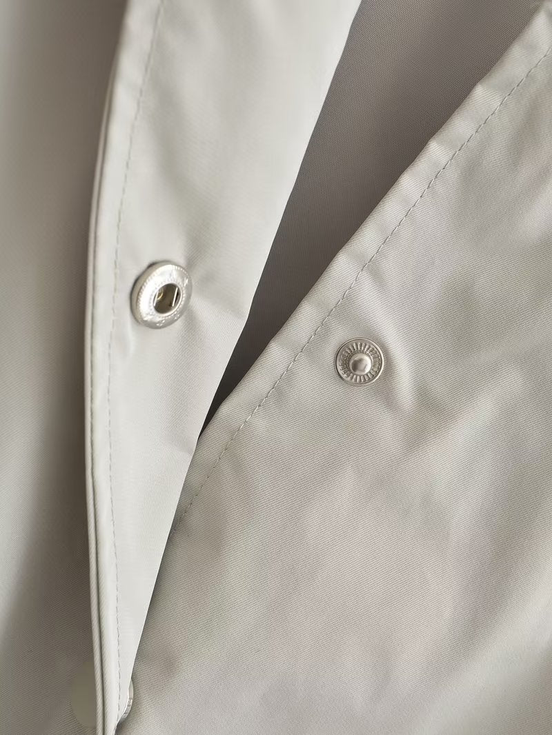Effortlessly Elegant Jacket with a Timeless Design