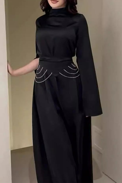 Effortlessly Elegant Dress with a Timeless Design
