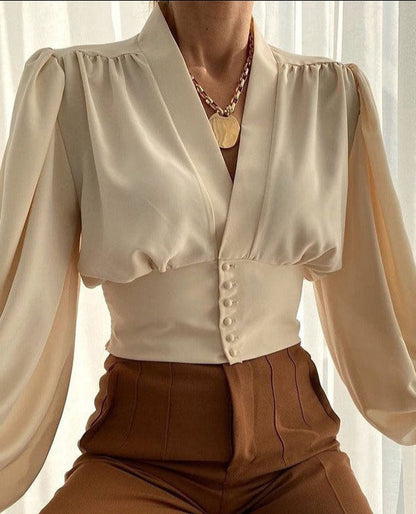 Effortlessly Elegant Shirt with a Timeless Design