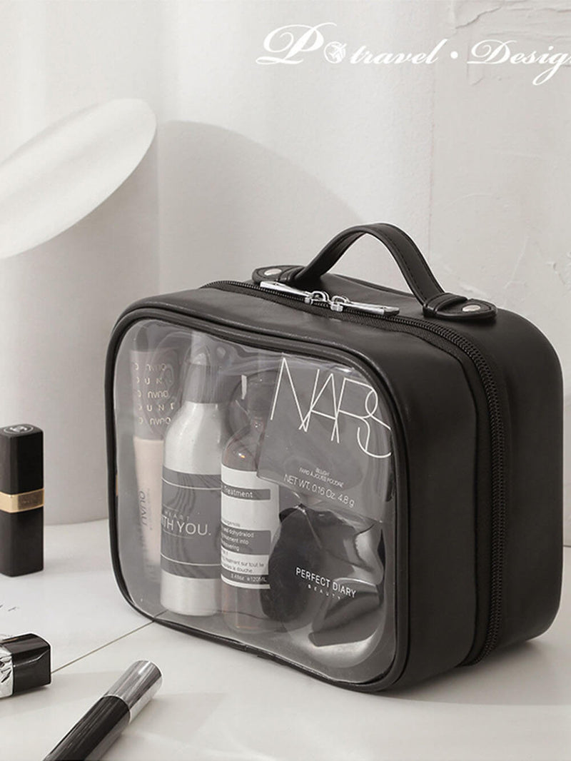 Well Tailored Bag with a Graceful Silhouette