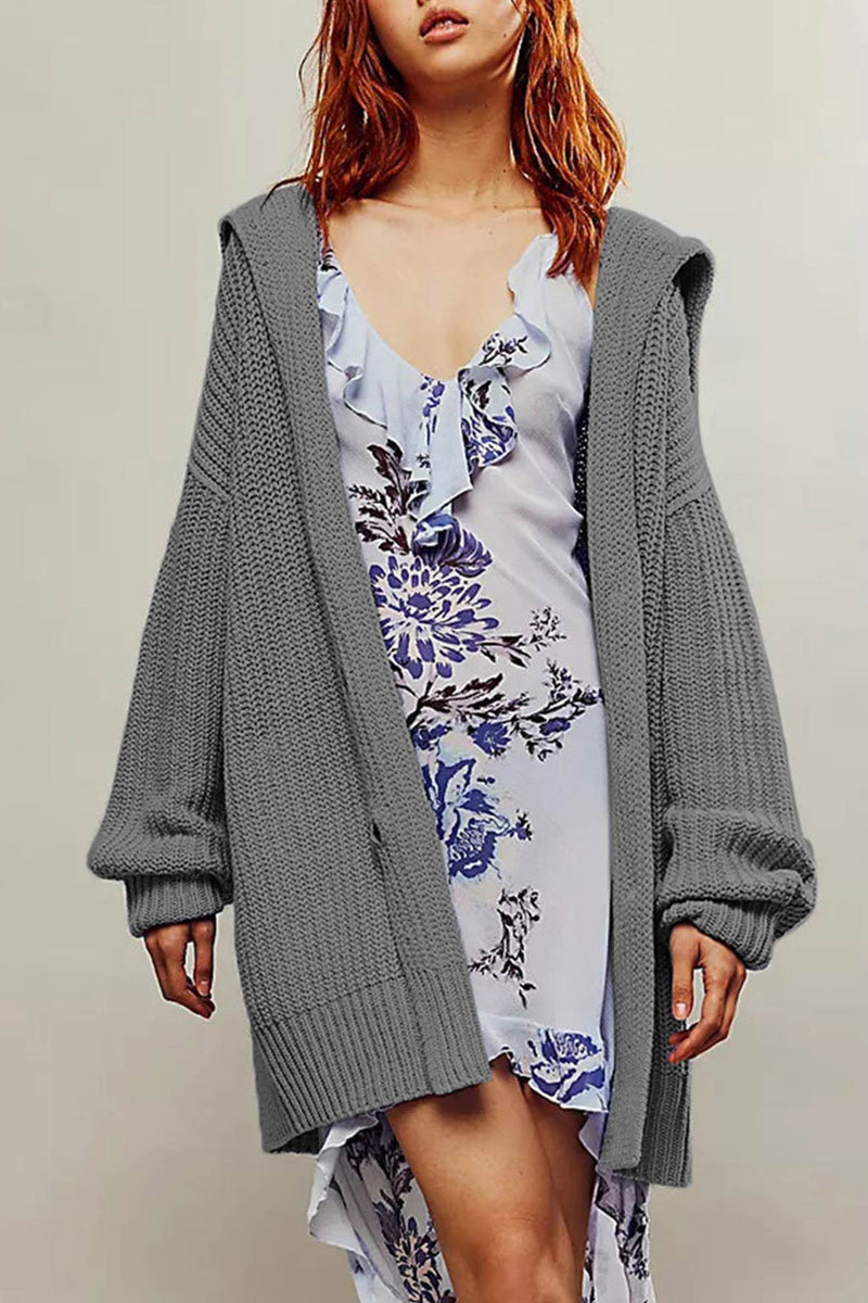 Effortlessly Elegant Cardigan with a Timeless Design