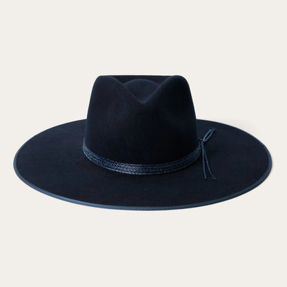 Well Tailored Garment with a Graceful Silhouette