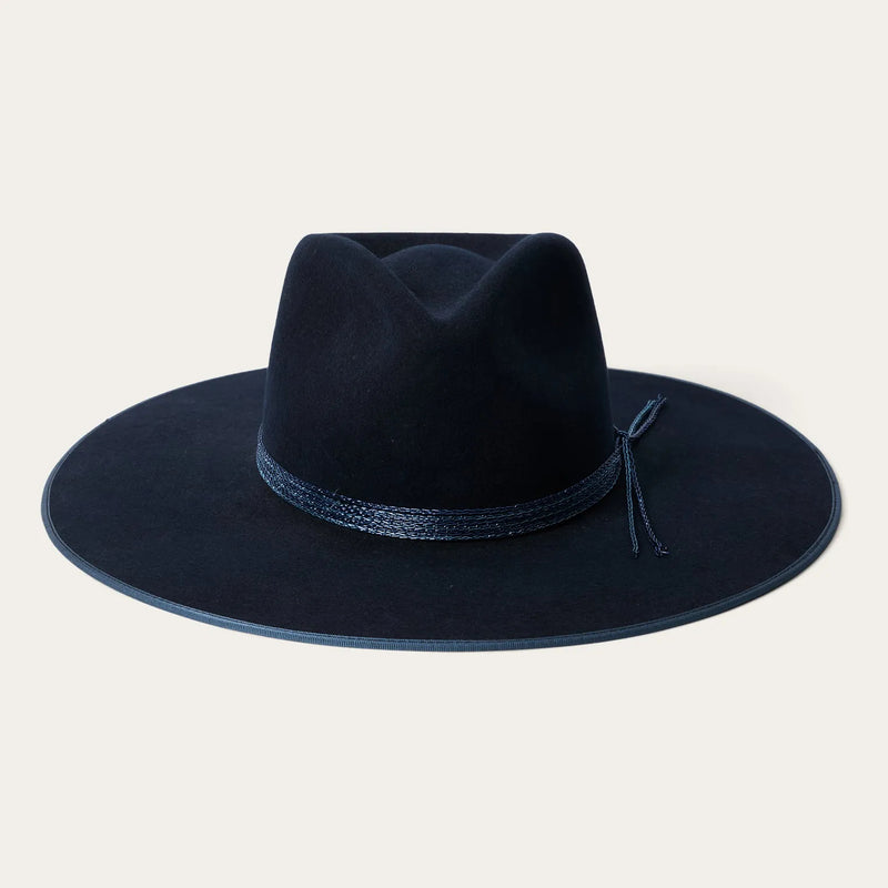 Well Tailored Garment with a Graceful Silhouette