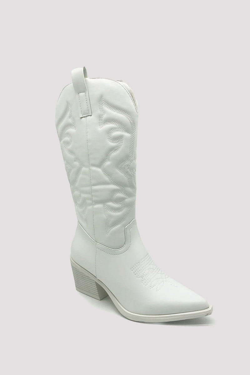 Elegantly Styled Boots for Everyday Wear