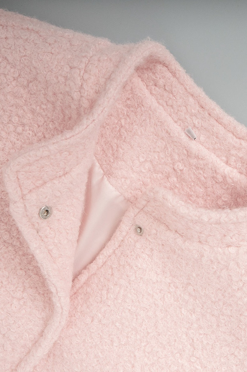 Effortlessly Elegant Jacket with a Timeless Design