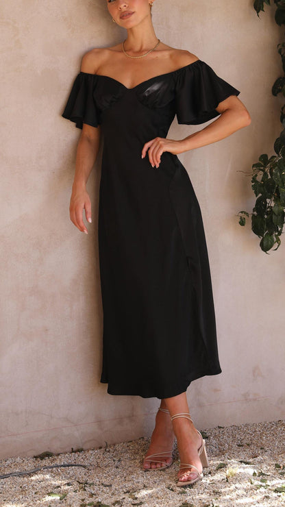 Gracefully Styled Dress for Any Occasion