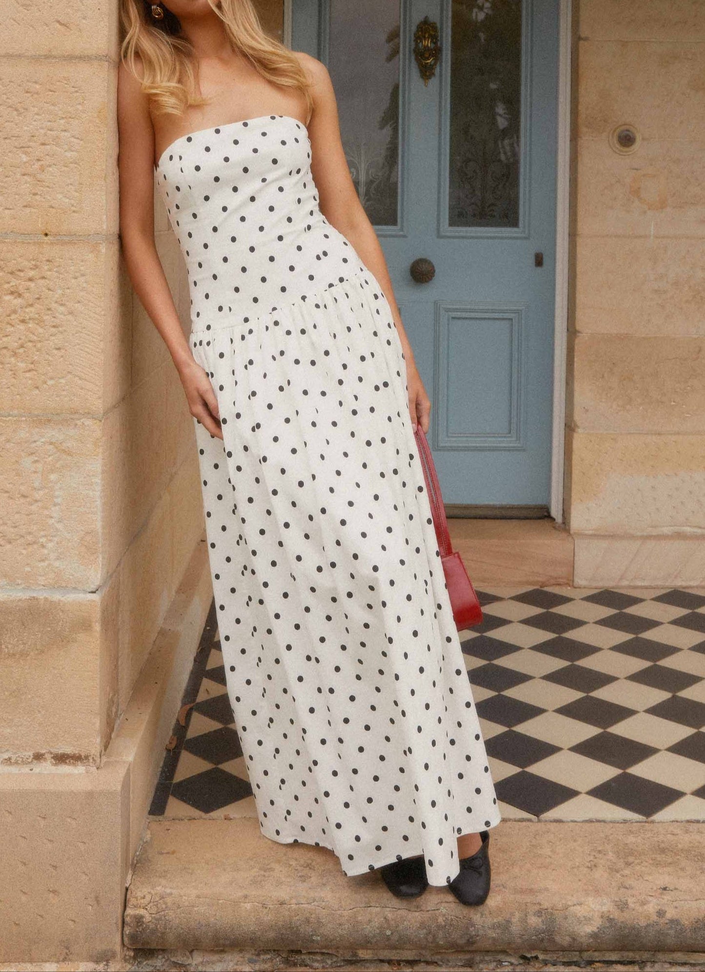 Beautifully Crafted Dress in a Classic Style