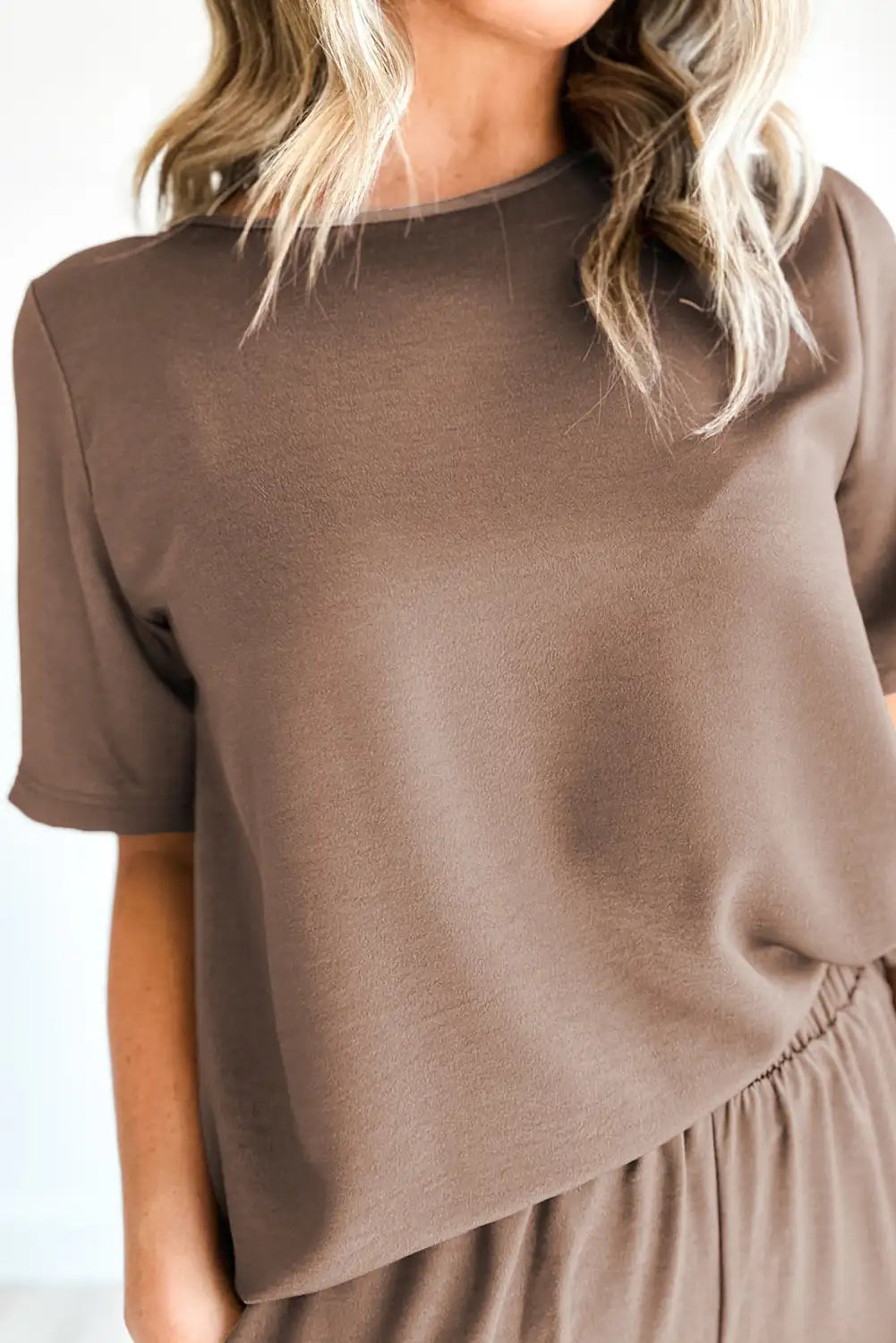Well Tailored Pants with a Graceful Silhouette