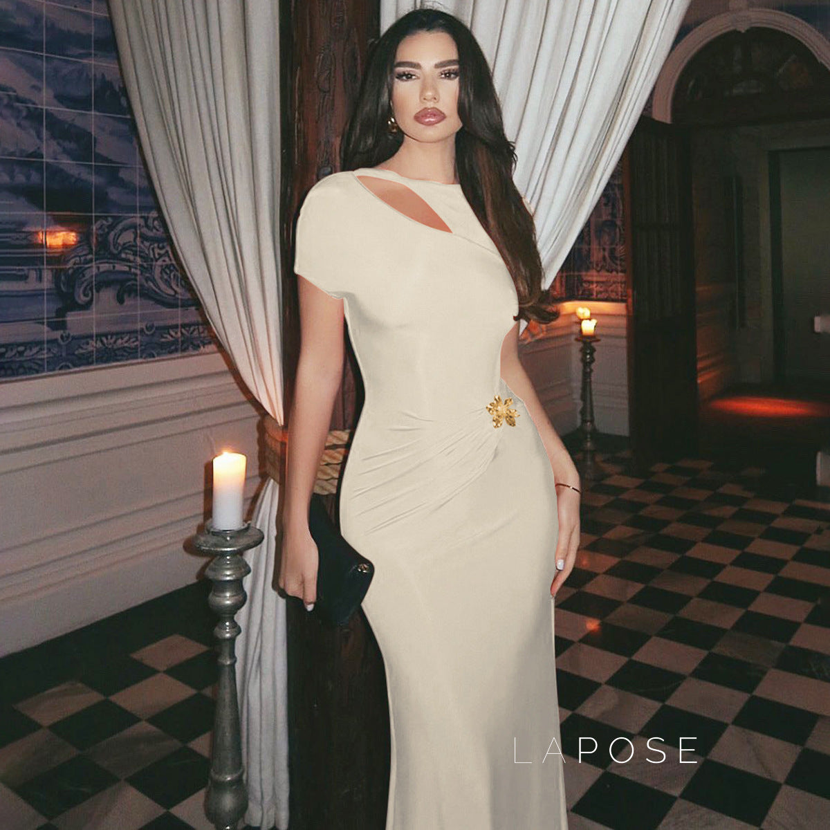 Beautifully Finished Dress in a Timeless Design