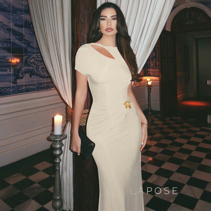 Beautifully Finished Dress in a Timeless Design