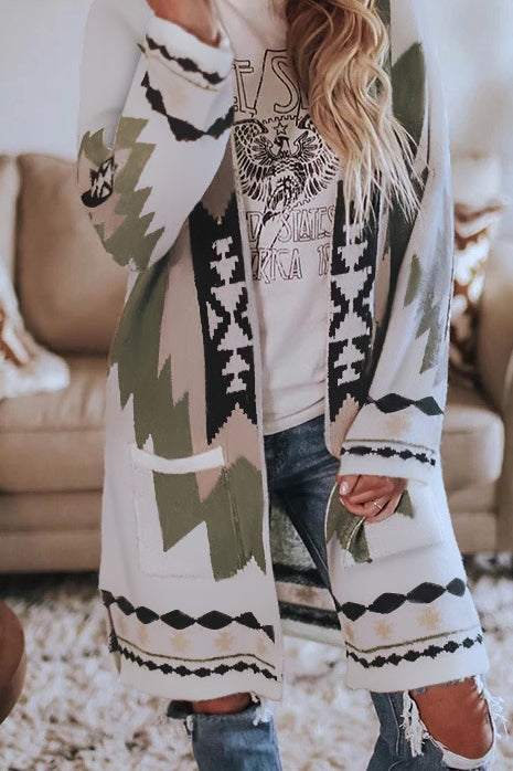 Well Tailored Sweater with a Graceful Silhouette
