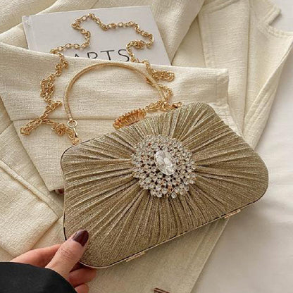 Classic Vintage Bag with a Flattering Fit