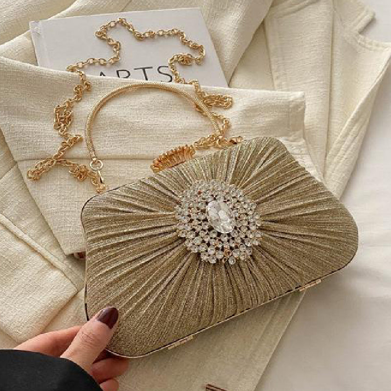 Classic Vintage Bag with a Flattering Fit
