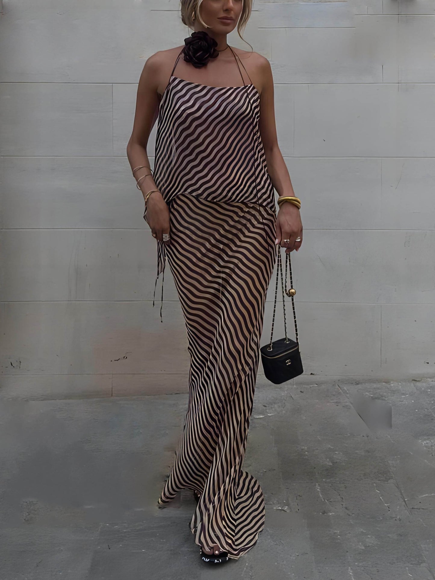 Beautifully Finished Top in a Timeless Design