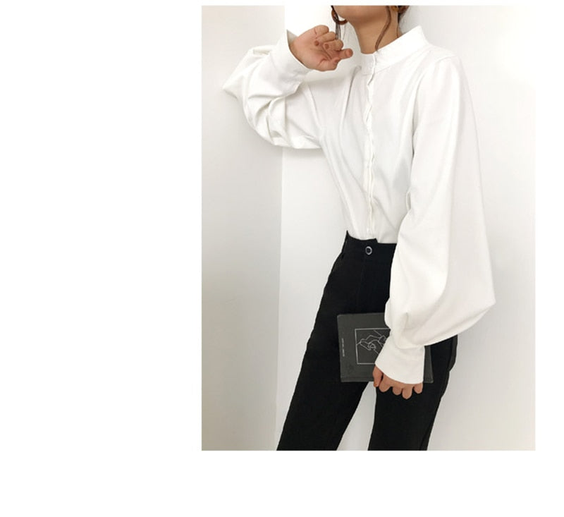 Effortlessly Elegant Blouse with a Timeless Design