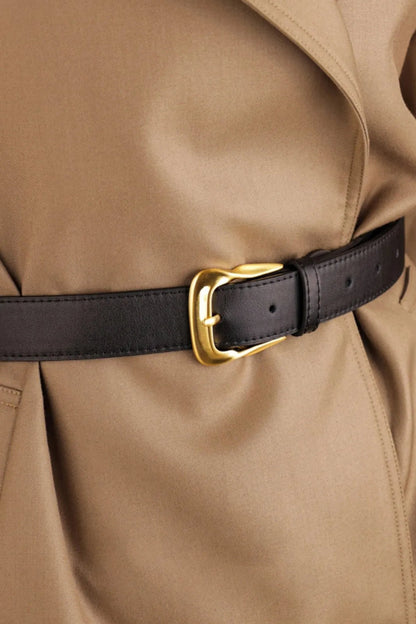 Sophisticated Garment with a Clean Classic Look