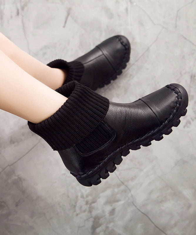 Effortlessly Elegant Boots with a Timeless Design