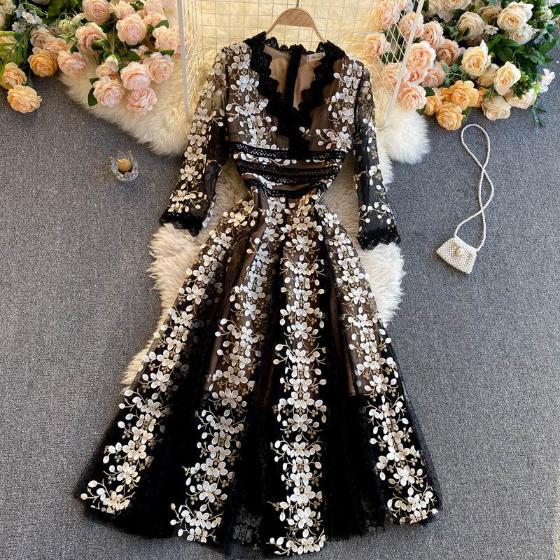 Beautifully Finished Dress in a Timeless Design